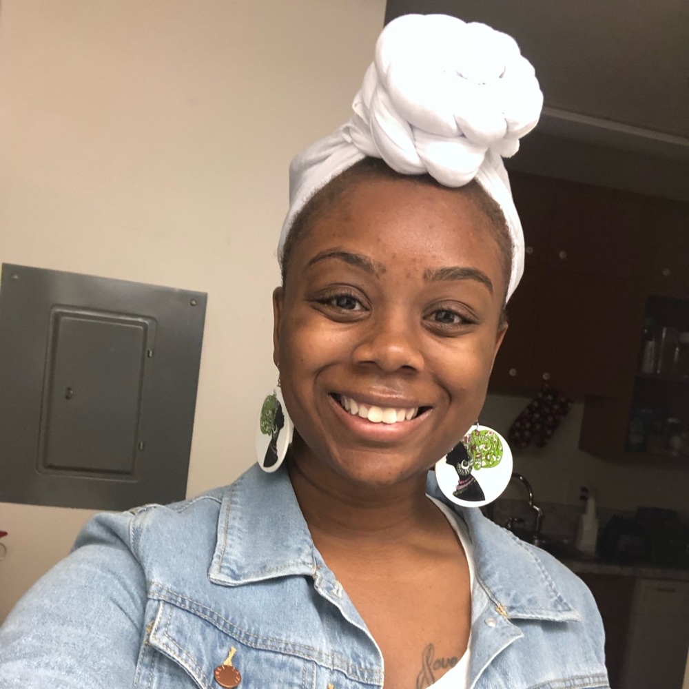 Meet your Posher, Courtney